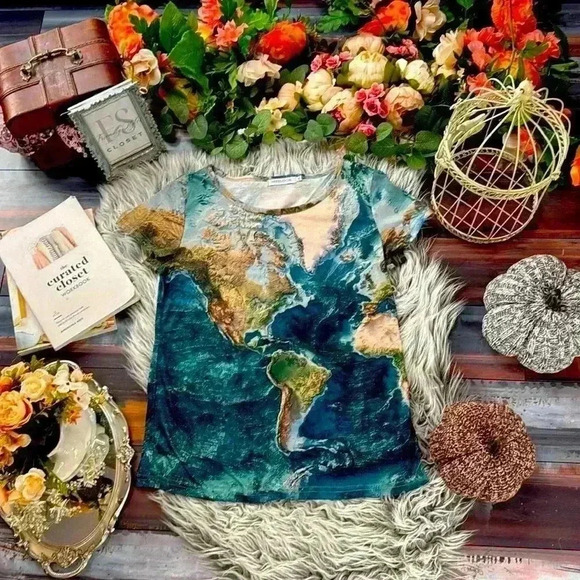 Misslook World Map Print T-Shirt - Picture 1 of 8